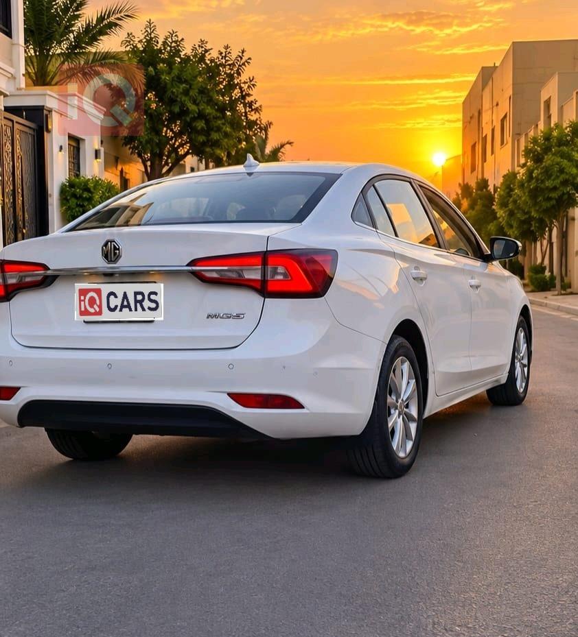 MG 5